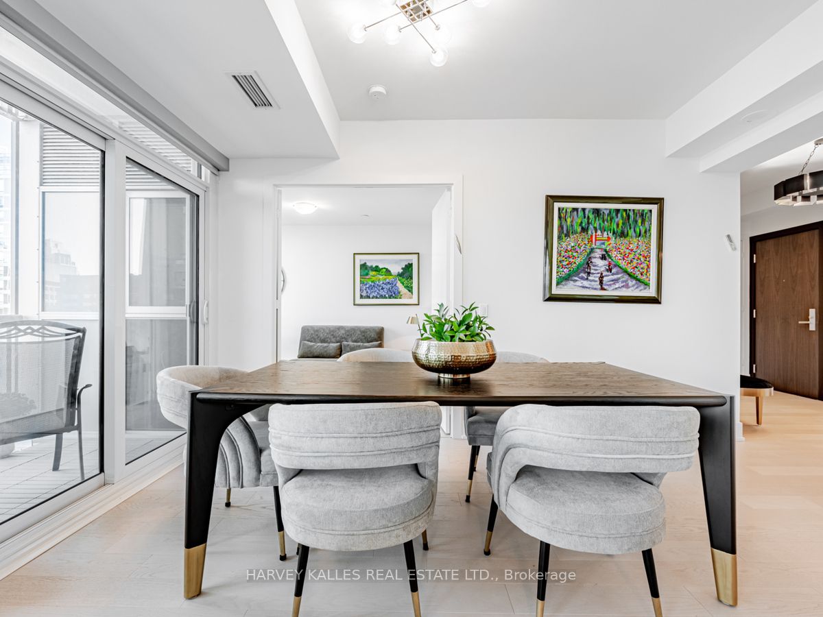1 Yorkville Ave, #1701
