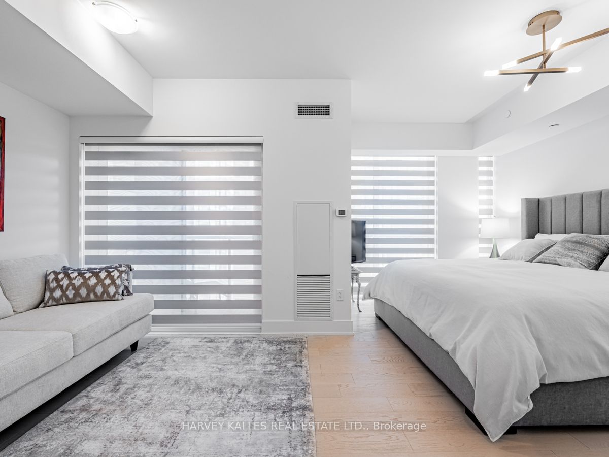 1 Yorkville Ave, #1701