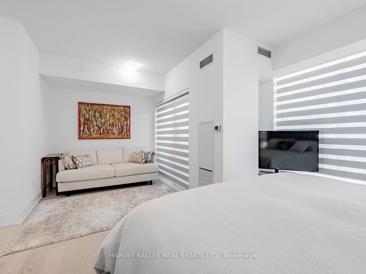 1 Yorkville Ave, #1701