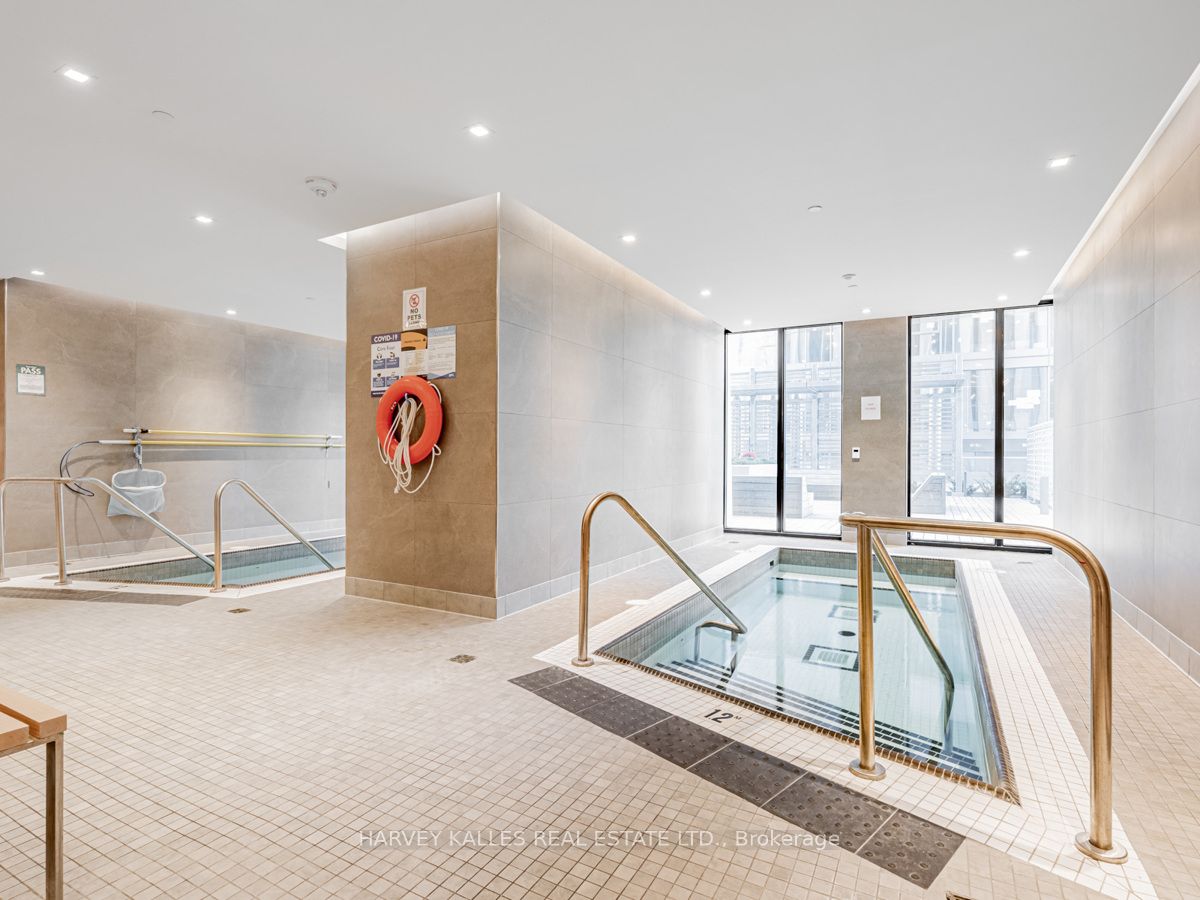1 Yorkville Ave, #1701