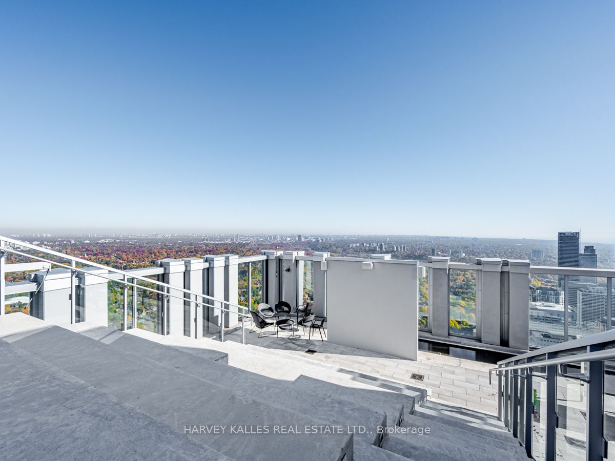 1 Yorkville Ave, #1701