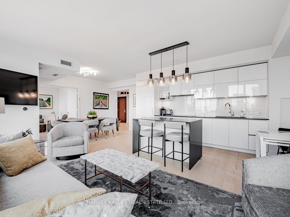 1 Yorkville Ave, #1701