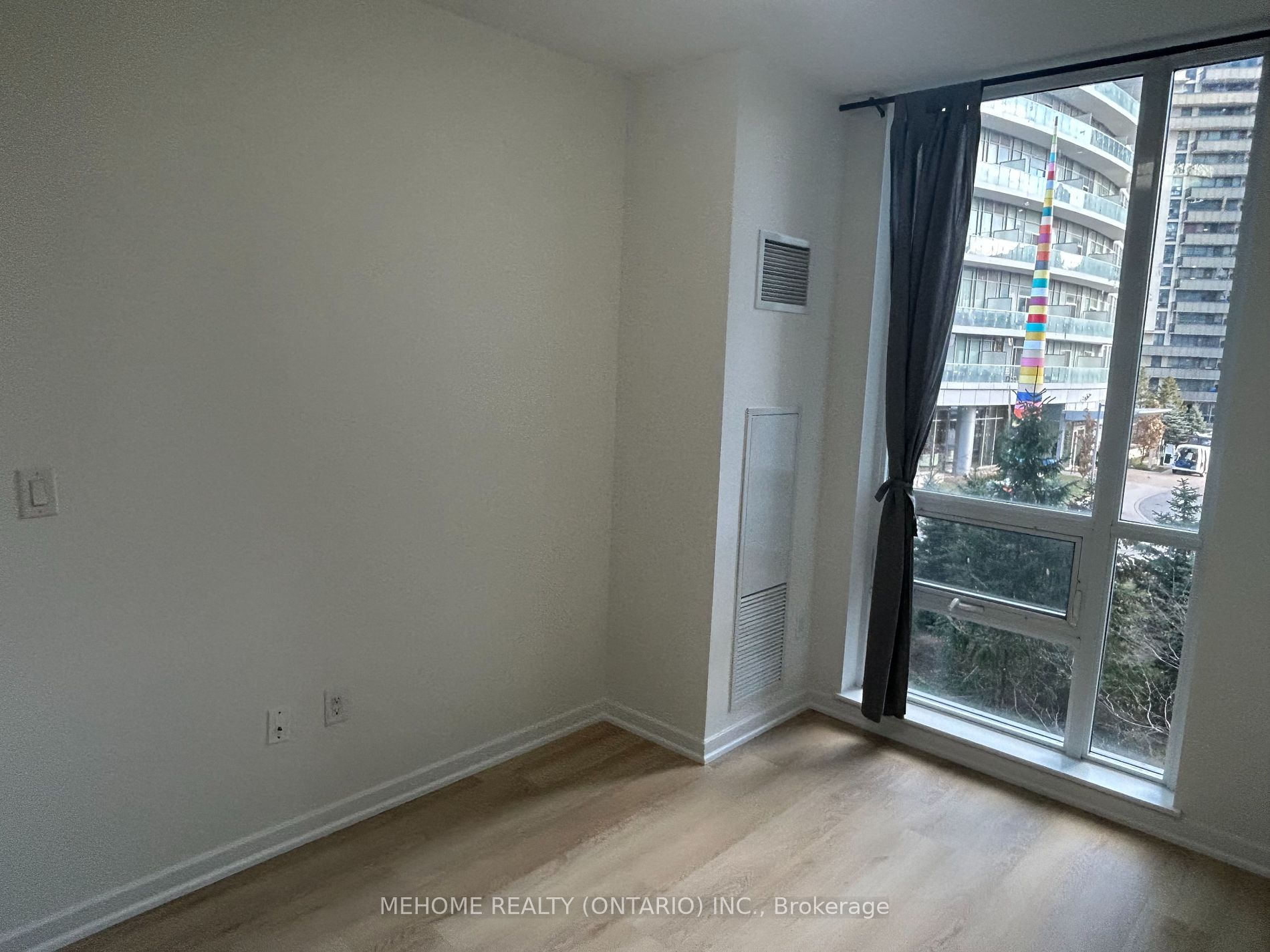 66 Forest Manor Rd, #208