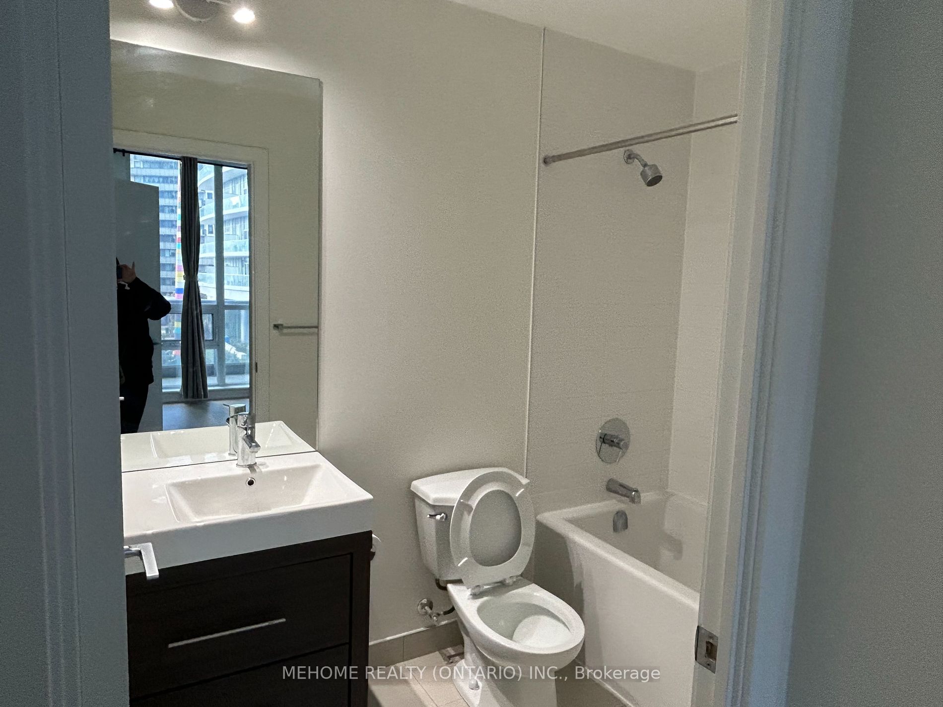 66 Forest Manor Rd, #208