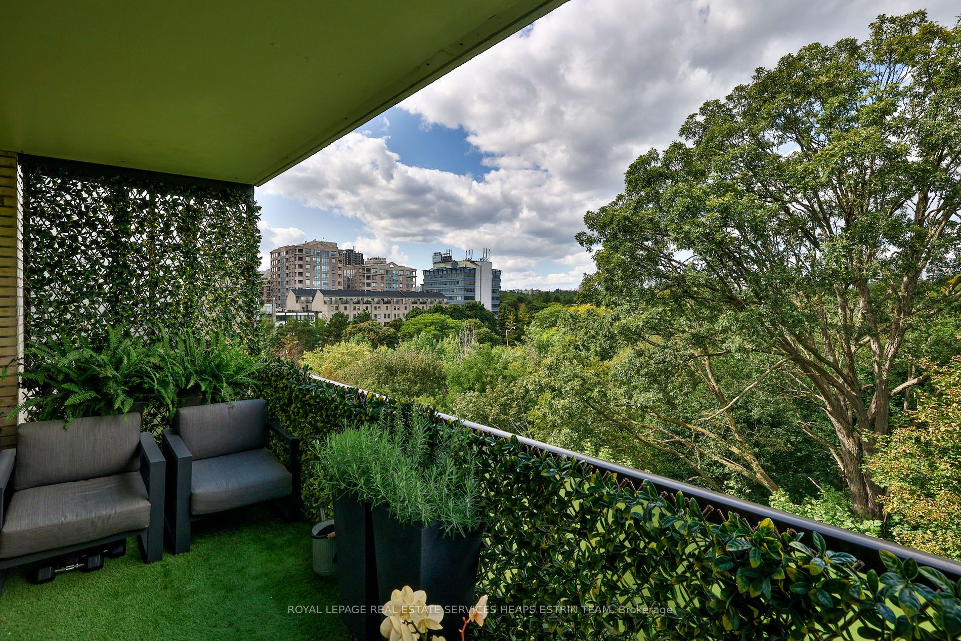 120 Rosedale Valley Rd, #809