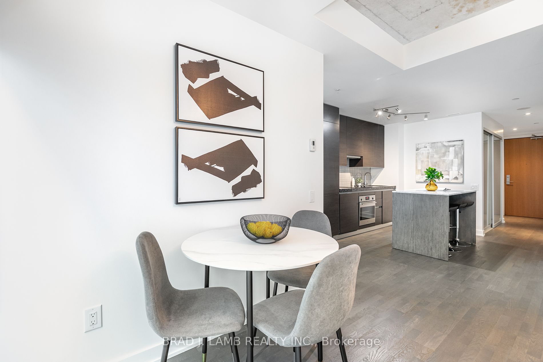 38 Stewart St, #808