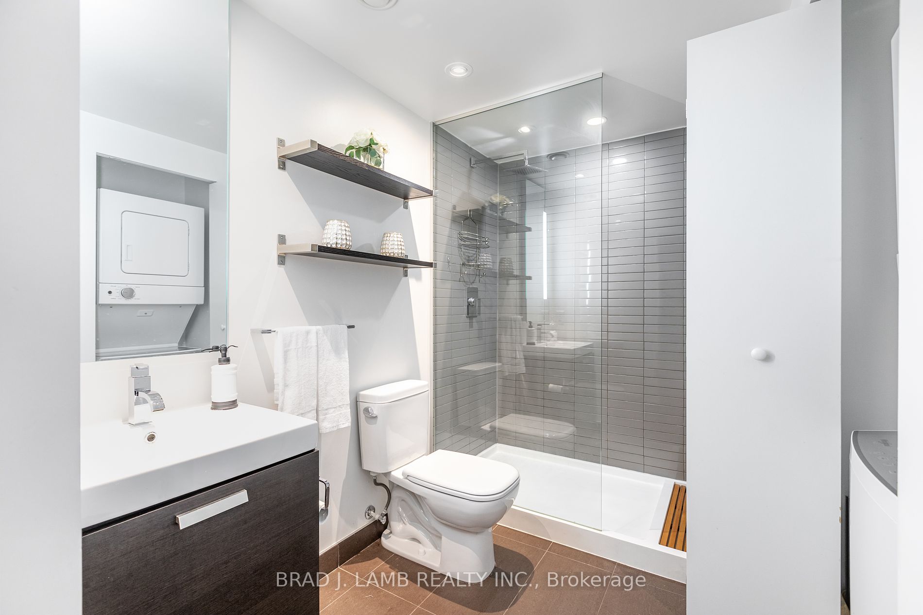 38 Stewart St, #808