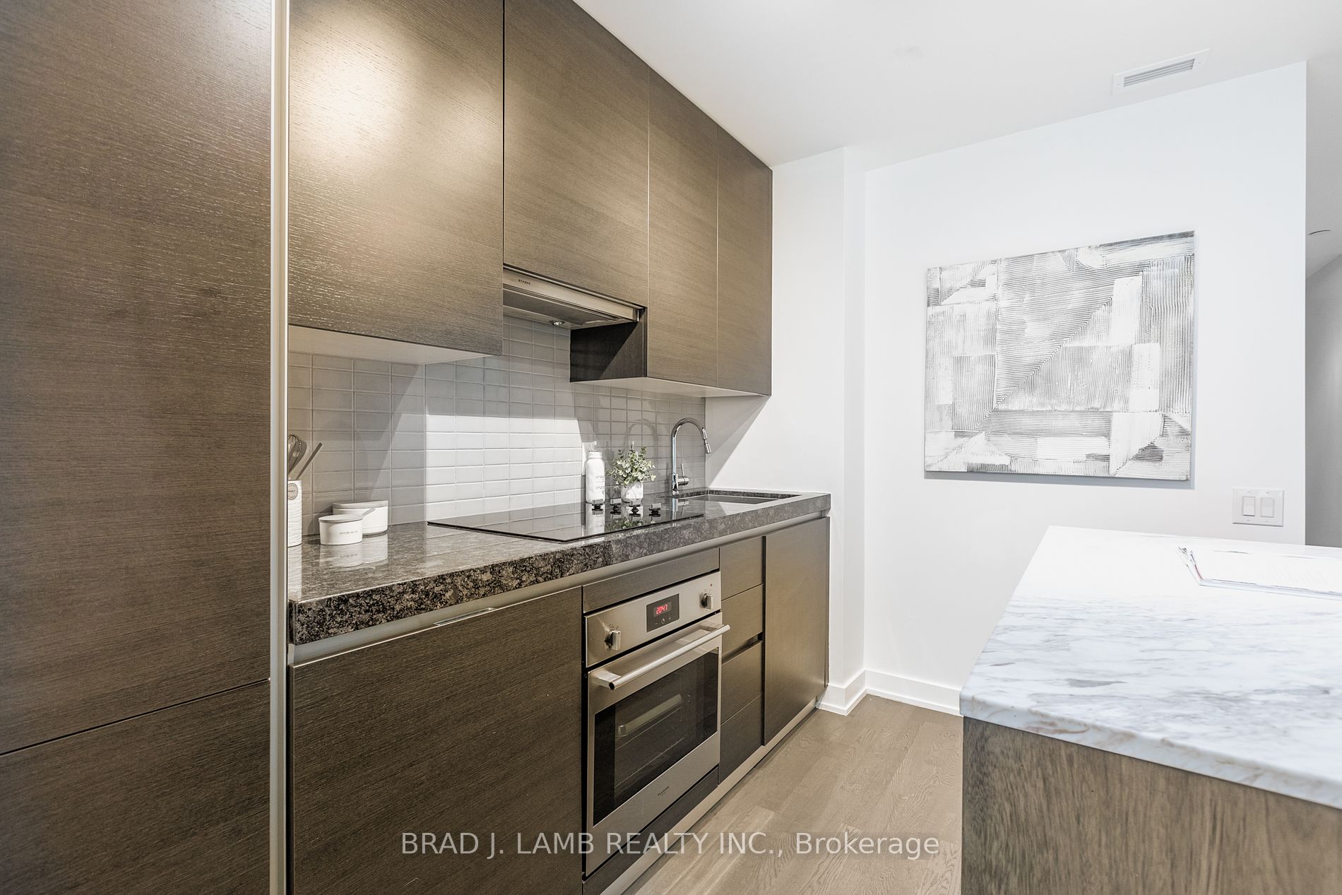 38 Stewart St, #808