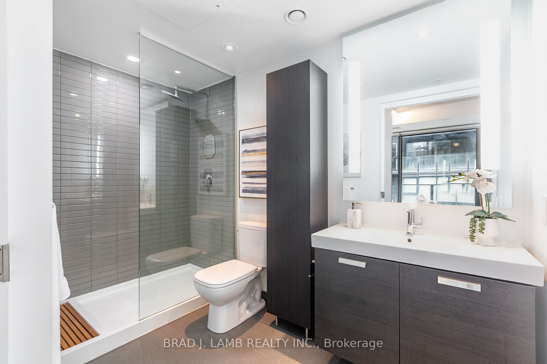 38 Stewart St, #808