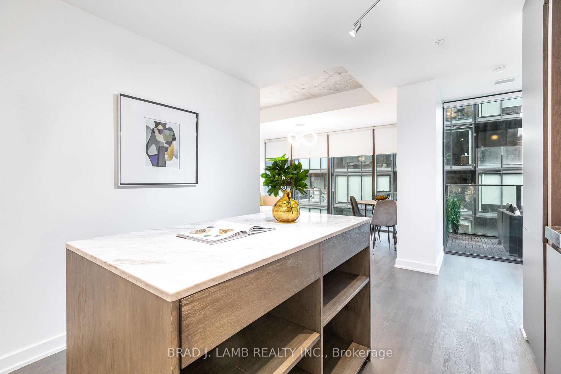 38 Stewart St, #808
