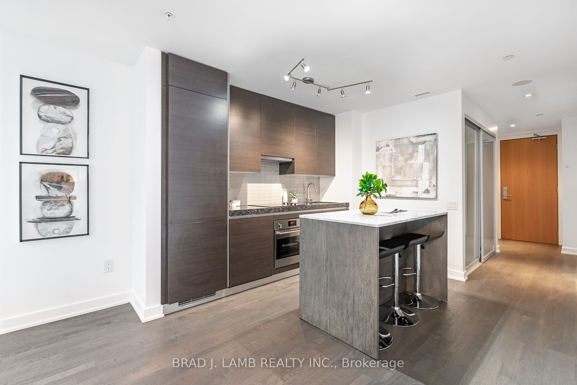 38 Stewart St, #808