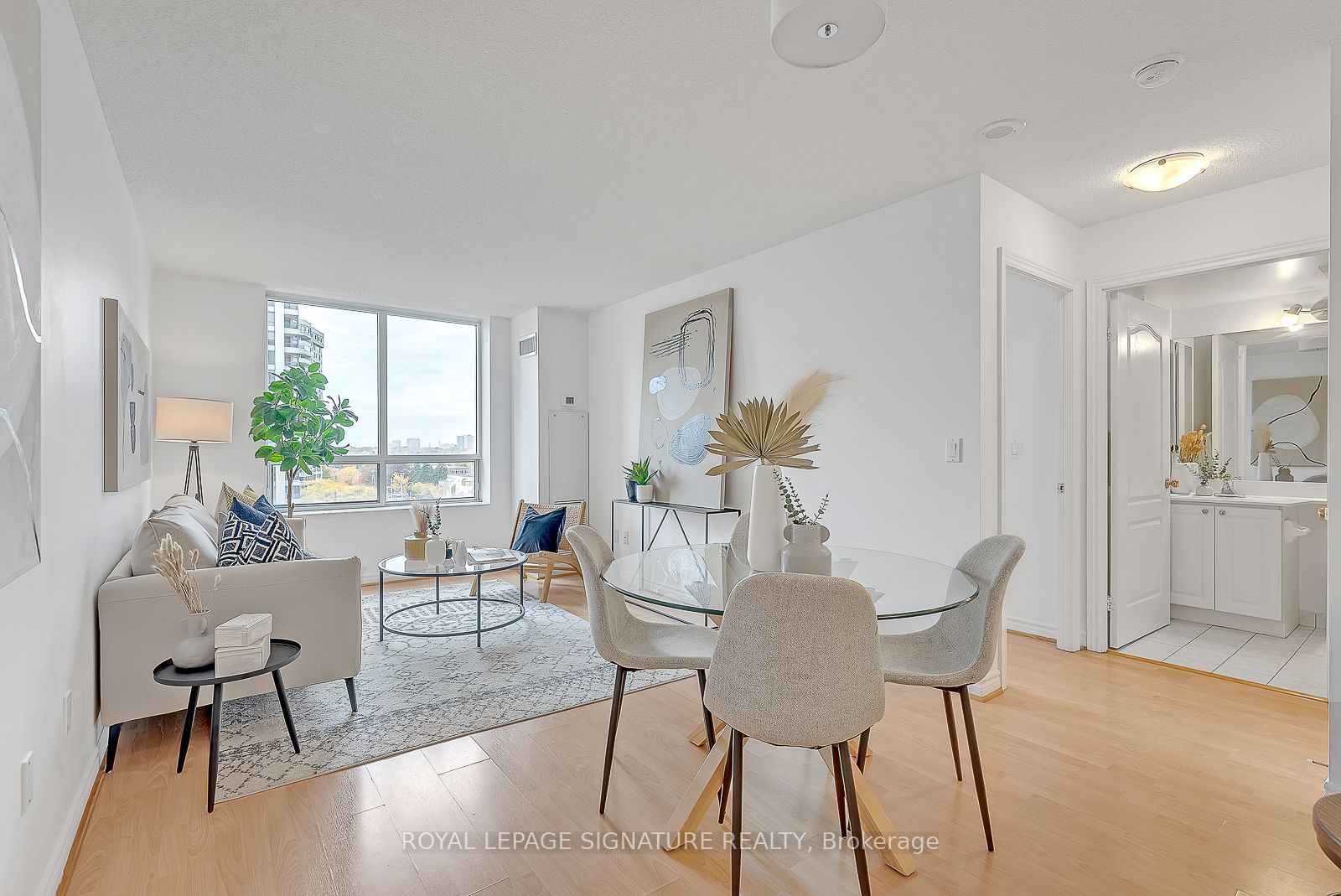 18 Sommerset Way, #911
