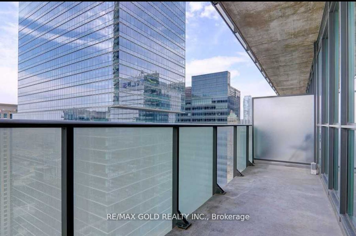 55 Bremner Boulevard #2811