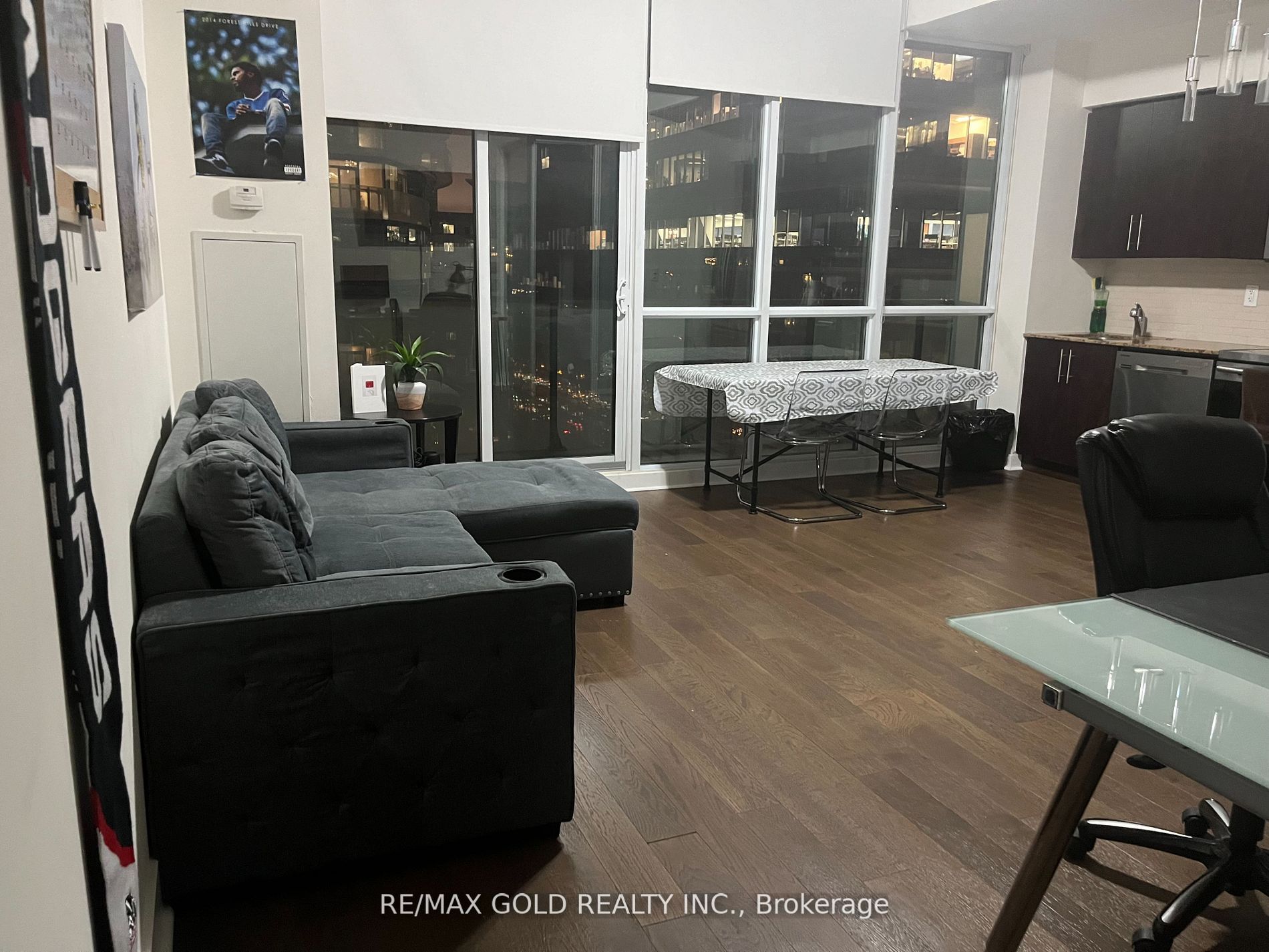 55 Bremner Boulevard #2811