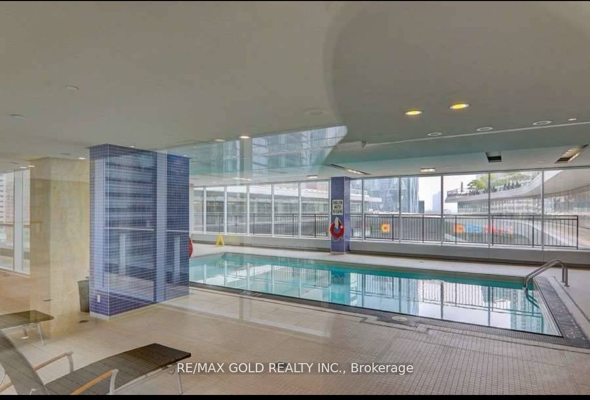 55 Bremner Boulevard #2811