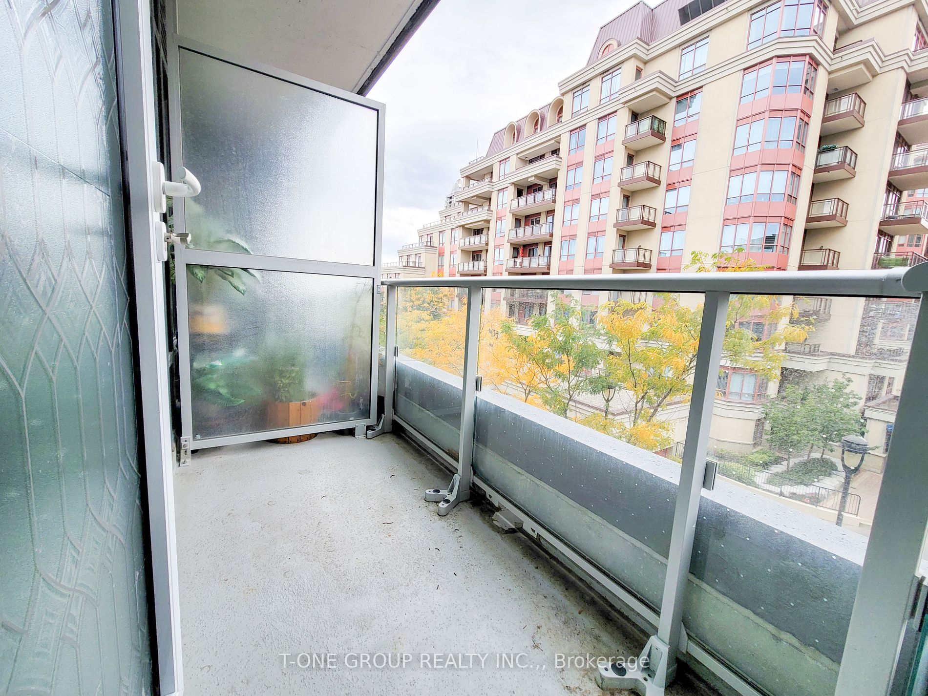 621 Sheppard Avenue E, #318