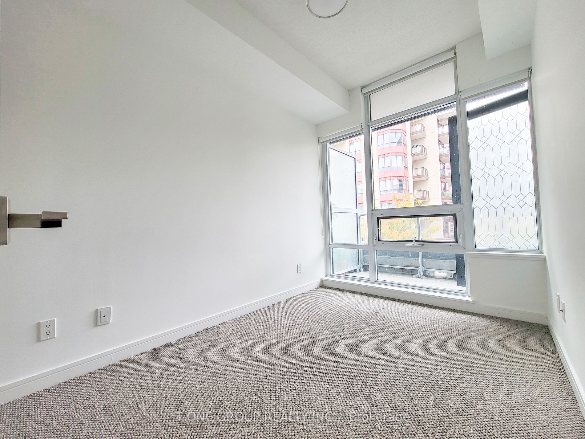 621 Sheppard Avenue E, #318