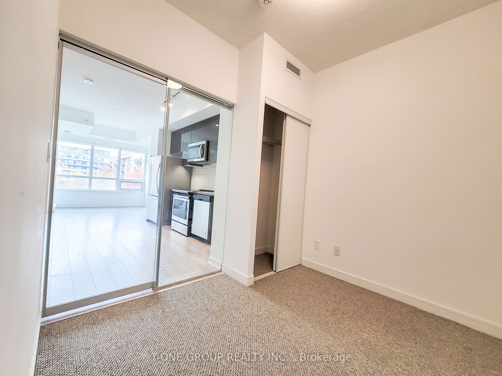 621 Sheppard Avenue E, #318