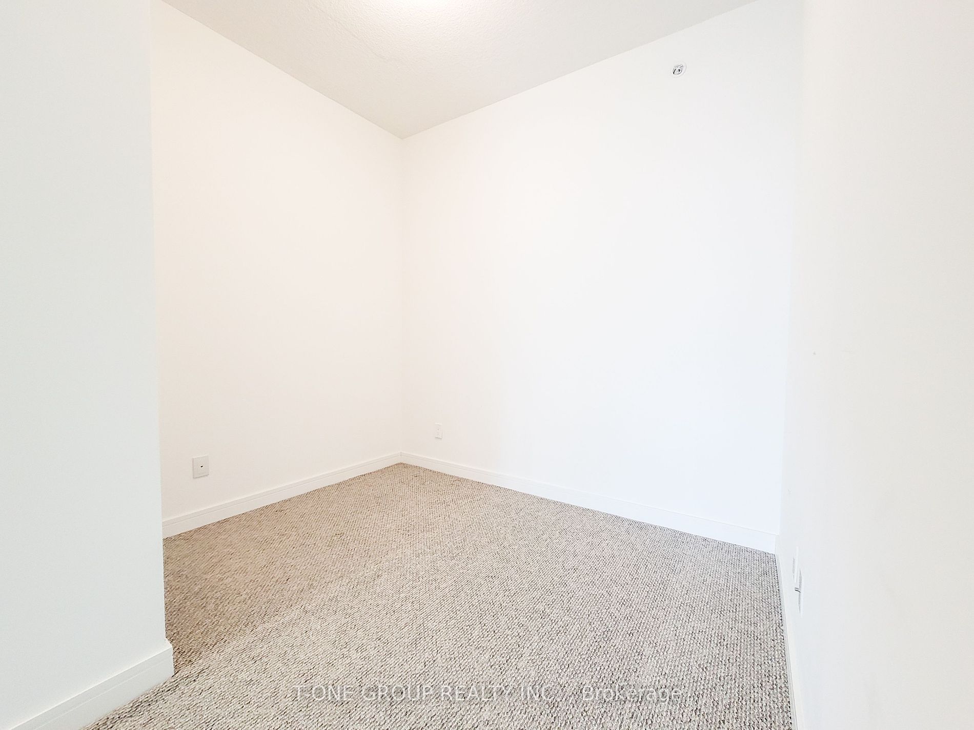 621 Sheppard Avenue E, #318