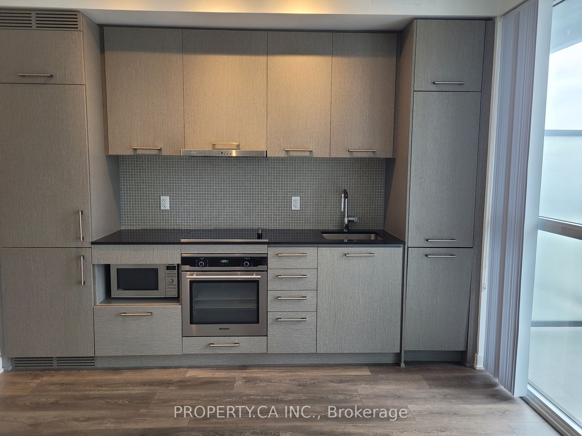 87 Peter Street #2809