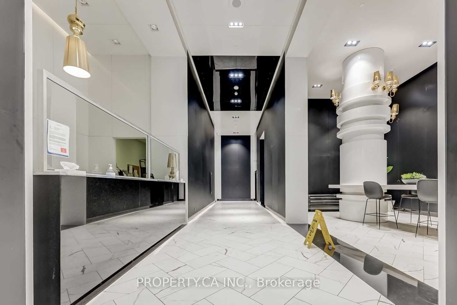 87 Peter Street #2809