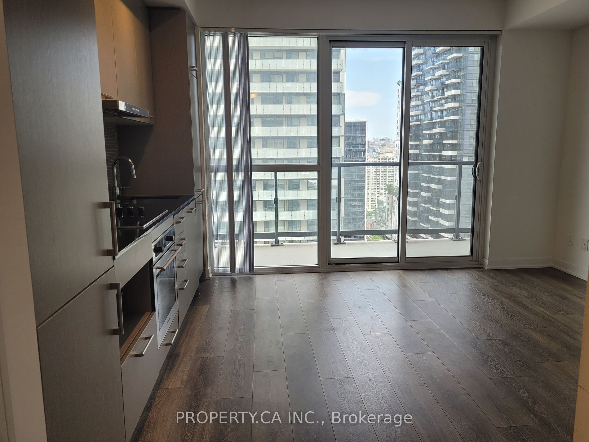87 Peter Street #2809