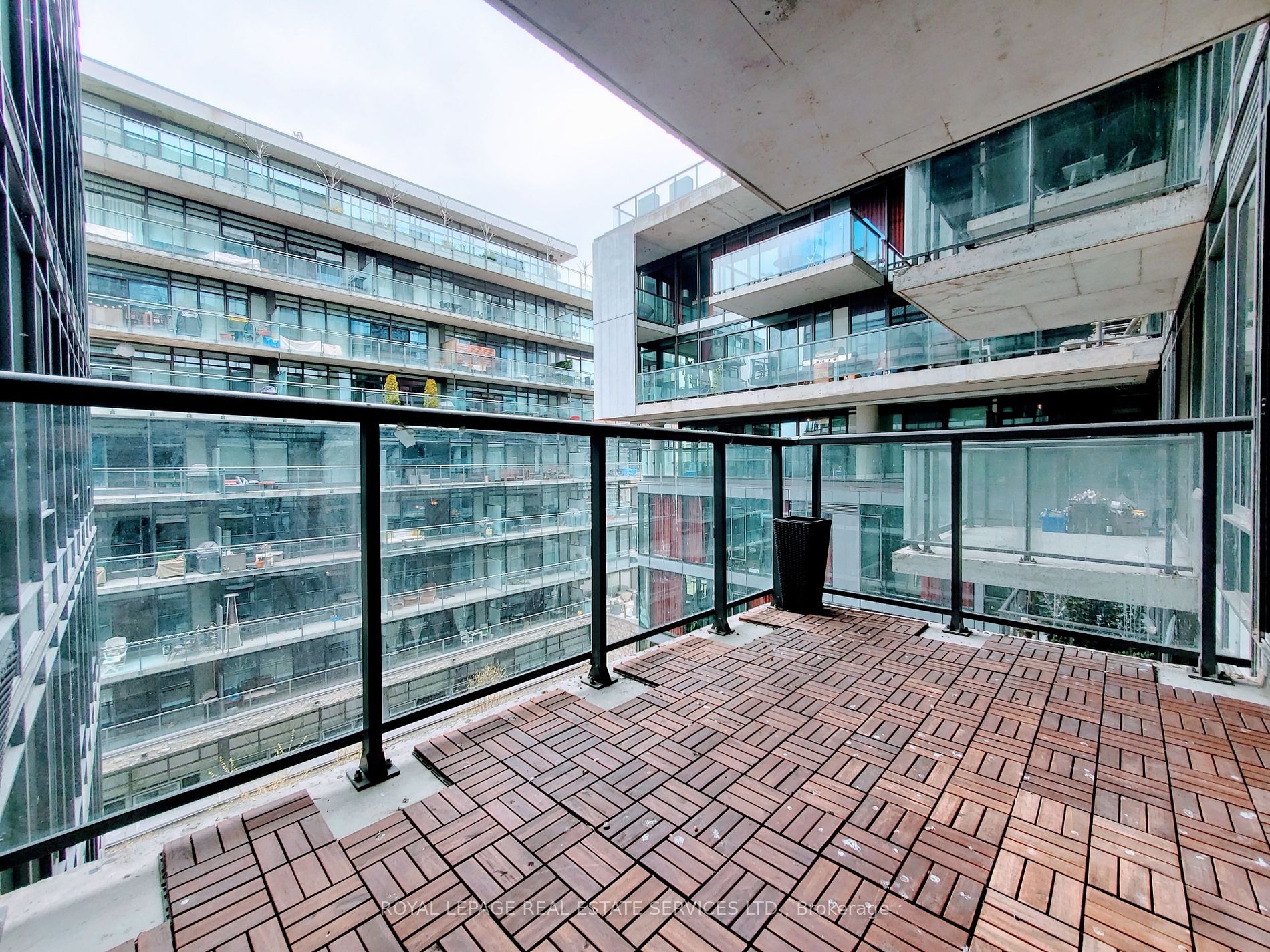 560 King Street W #626