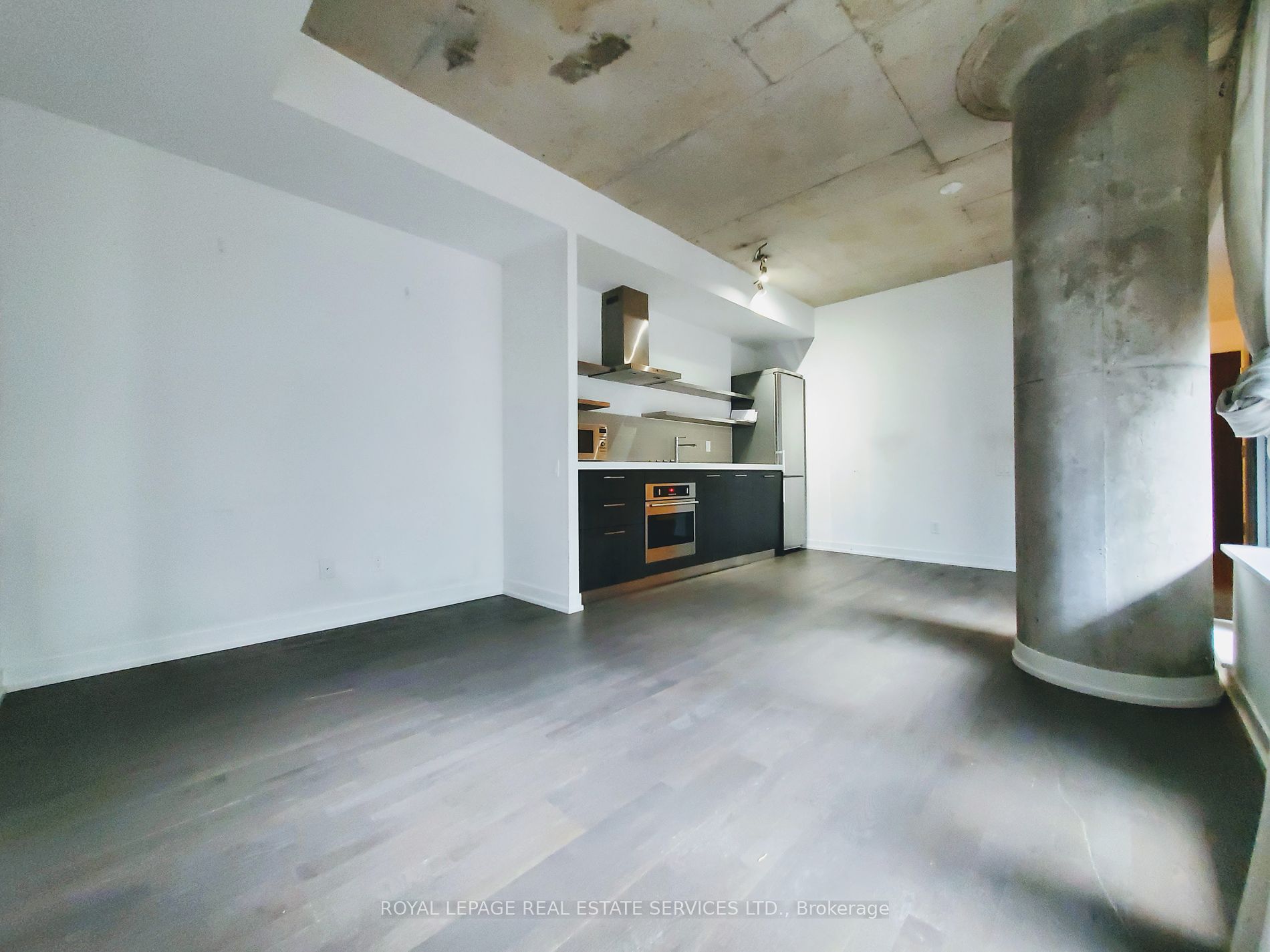 560 King Street W #626