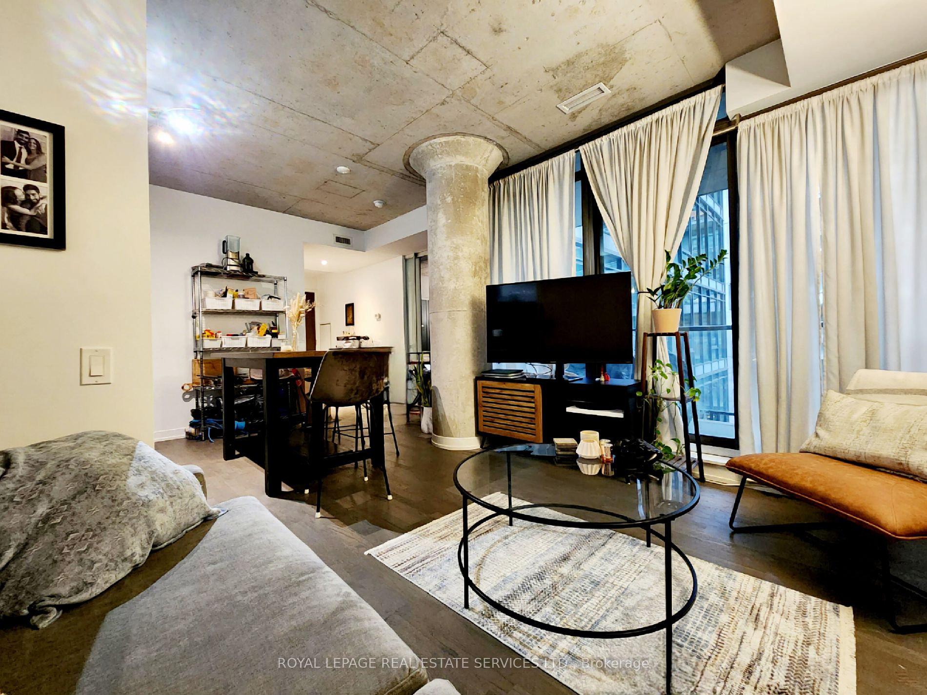 560 King Street W #626