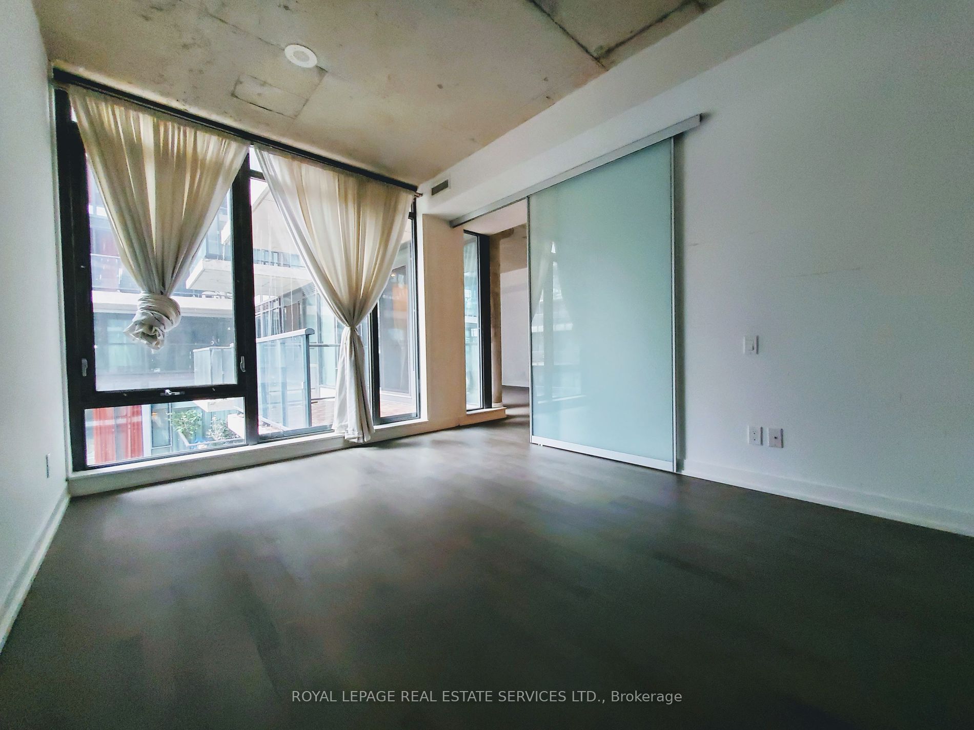 560 King Street W #626