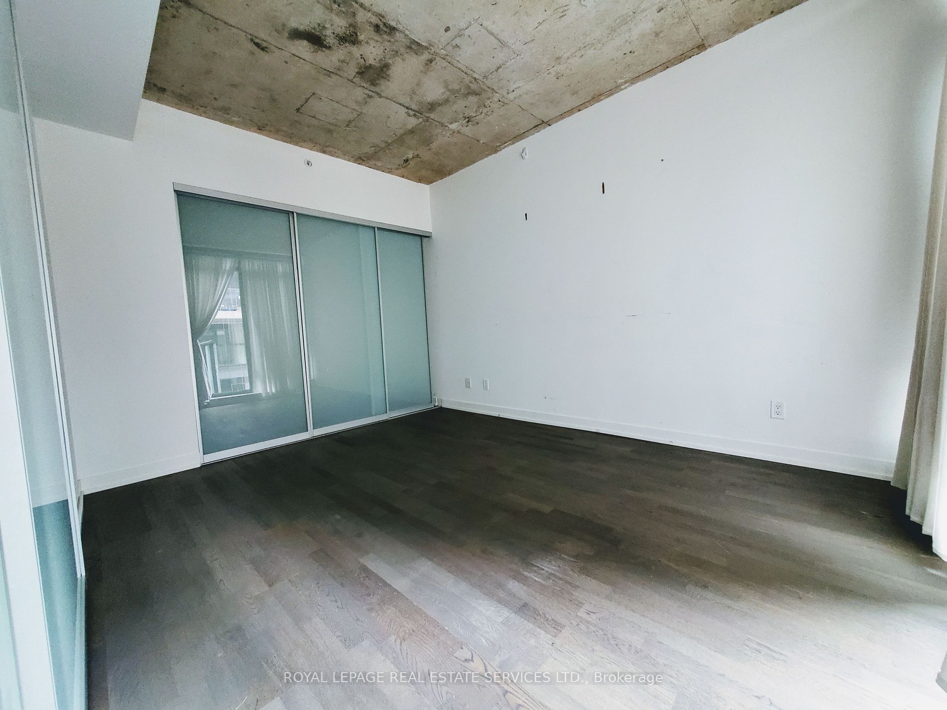 560 King Street W #626