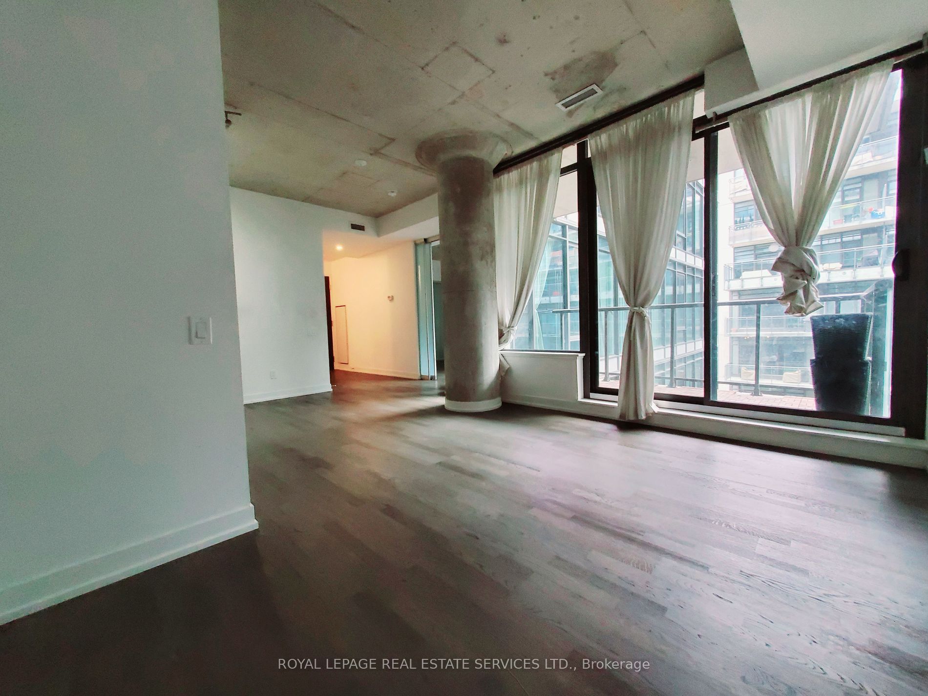560 King Street W #626