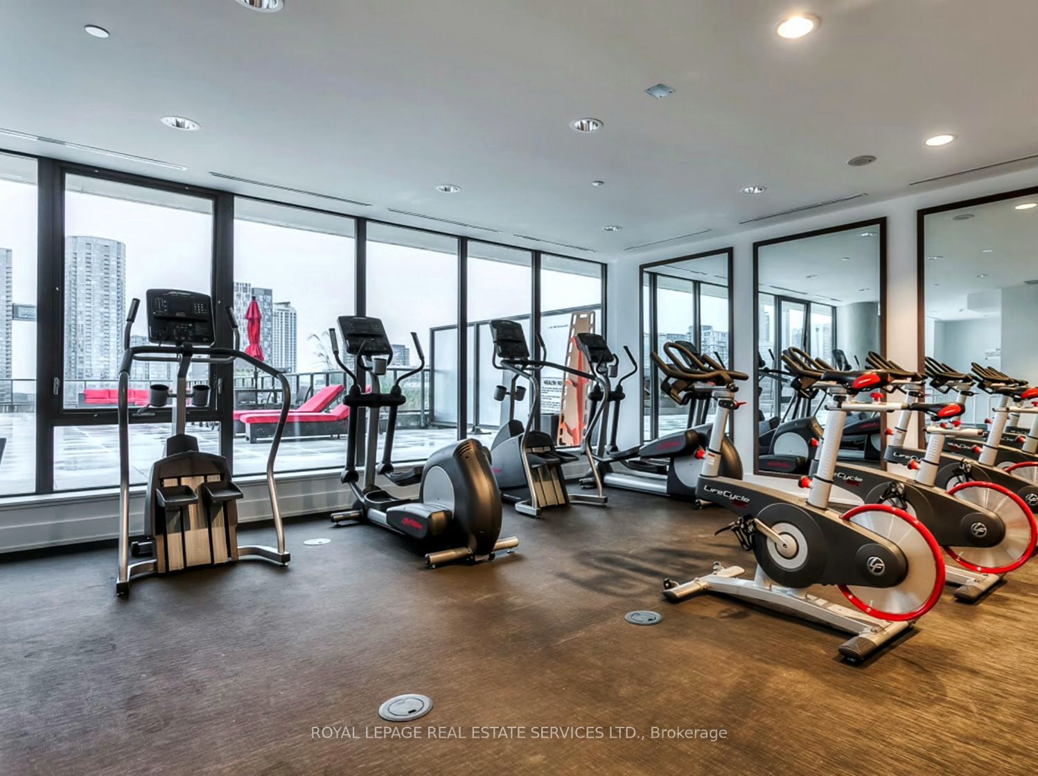 560 King Street W #626