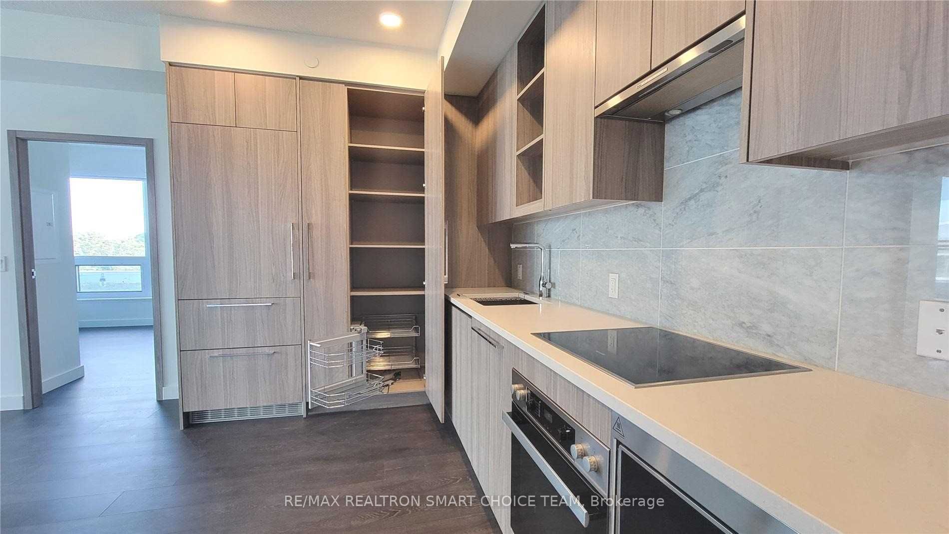 95 Mcmahon Drive, #602