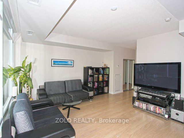 90 Stadium Rd, #325