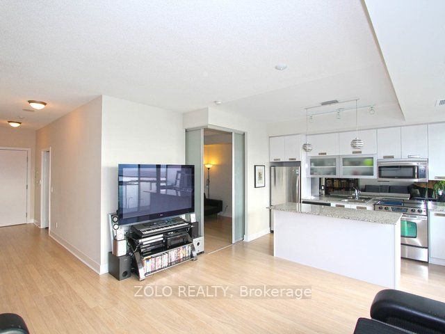 90 Stadium Rd, #325