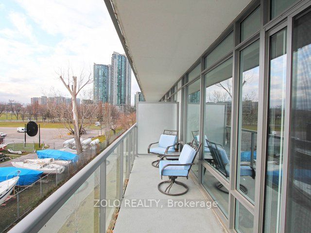 90 Stadium Rd, #325