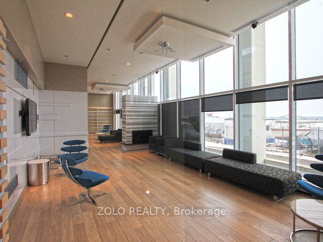 90 Stadium Rd, #325
