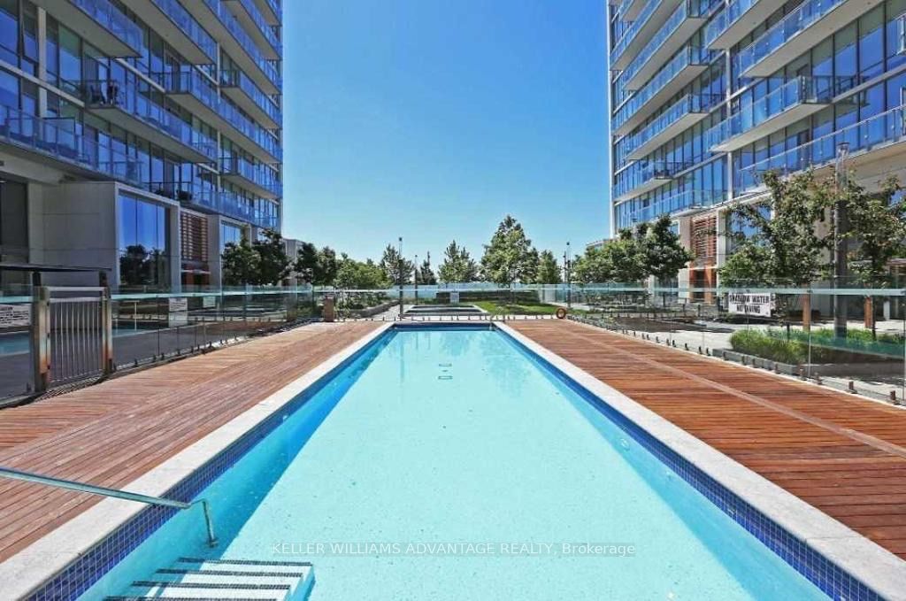 29 Queens Quay E, #616