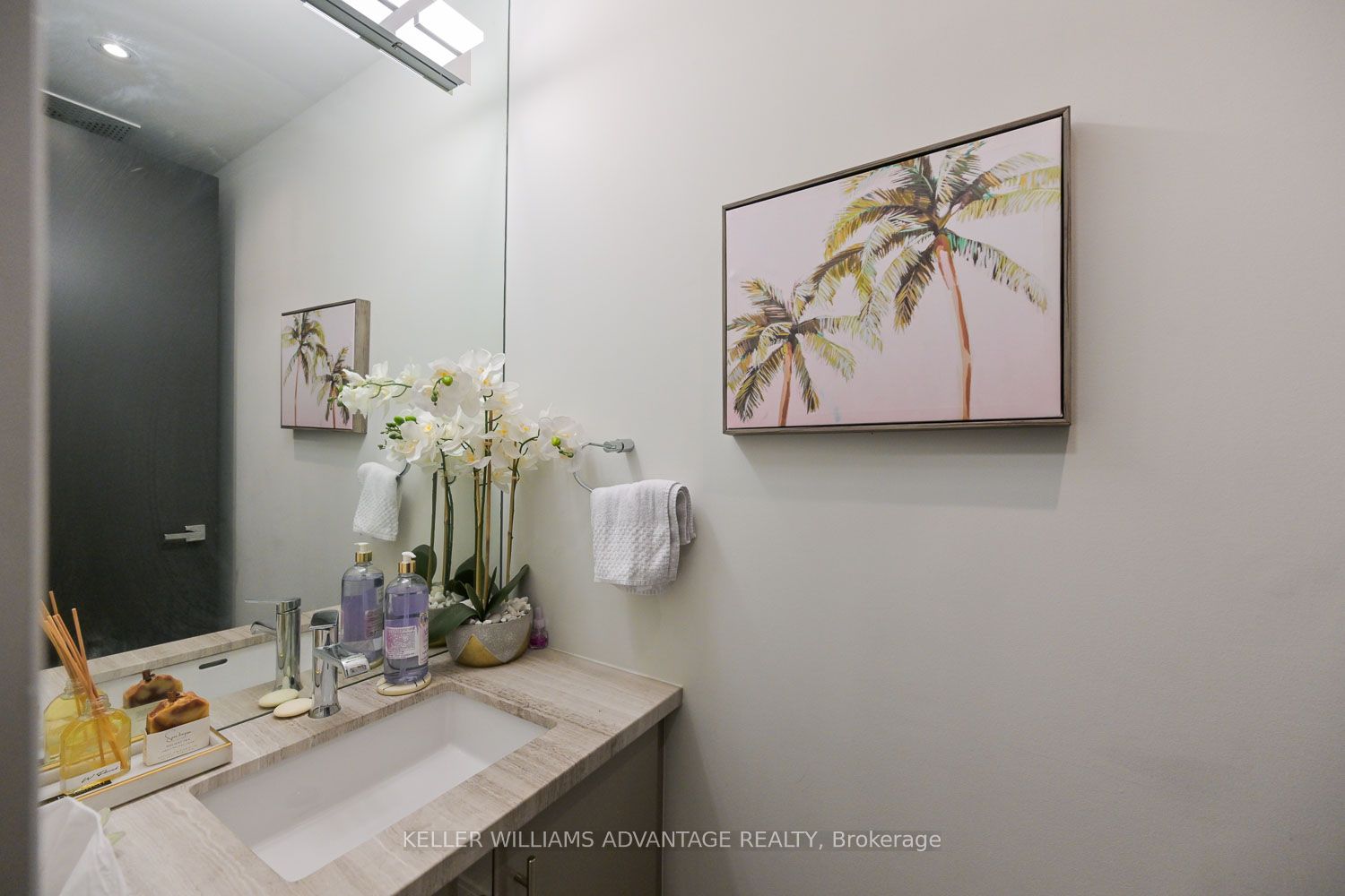 29 Queens Quay E, #616