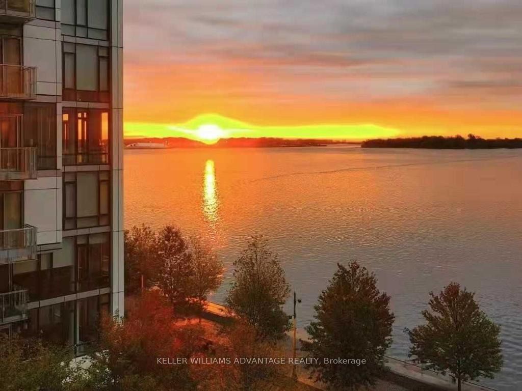 29 Queens Quay E, #616