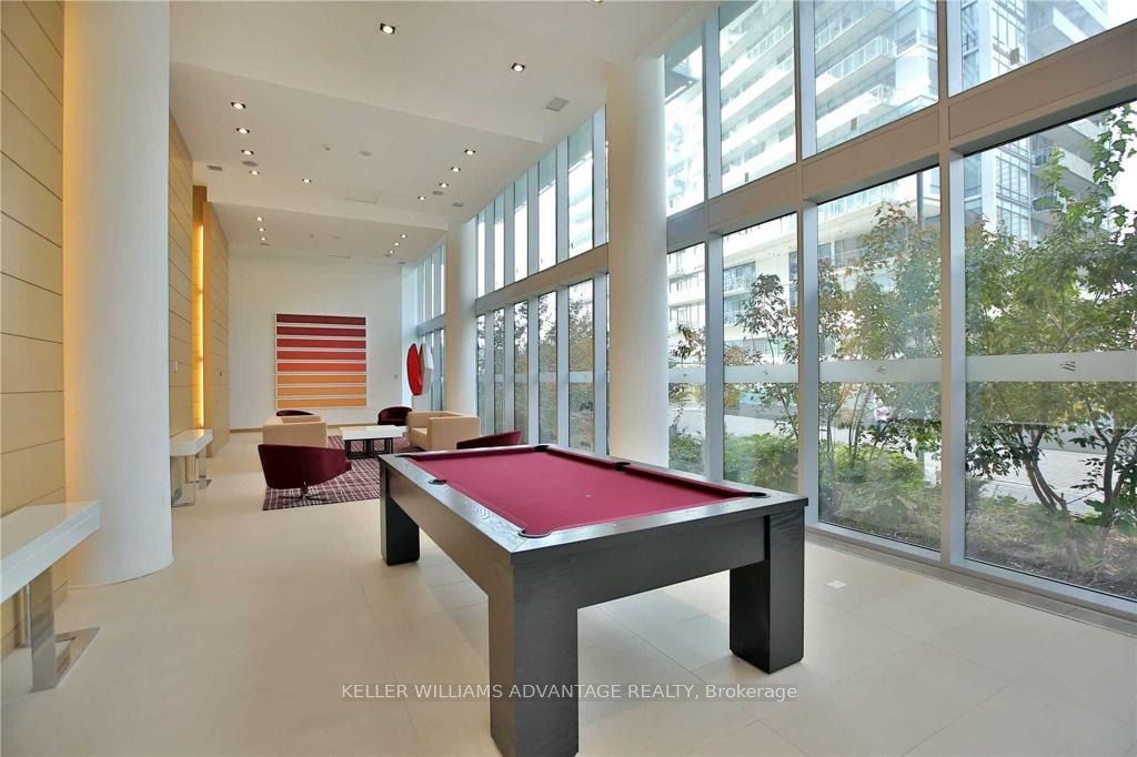 29 Queens Quay E, #616