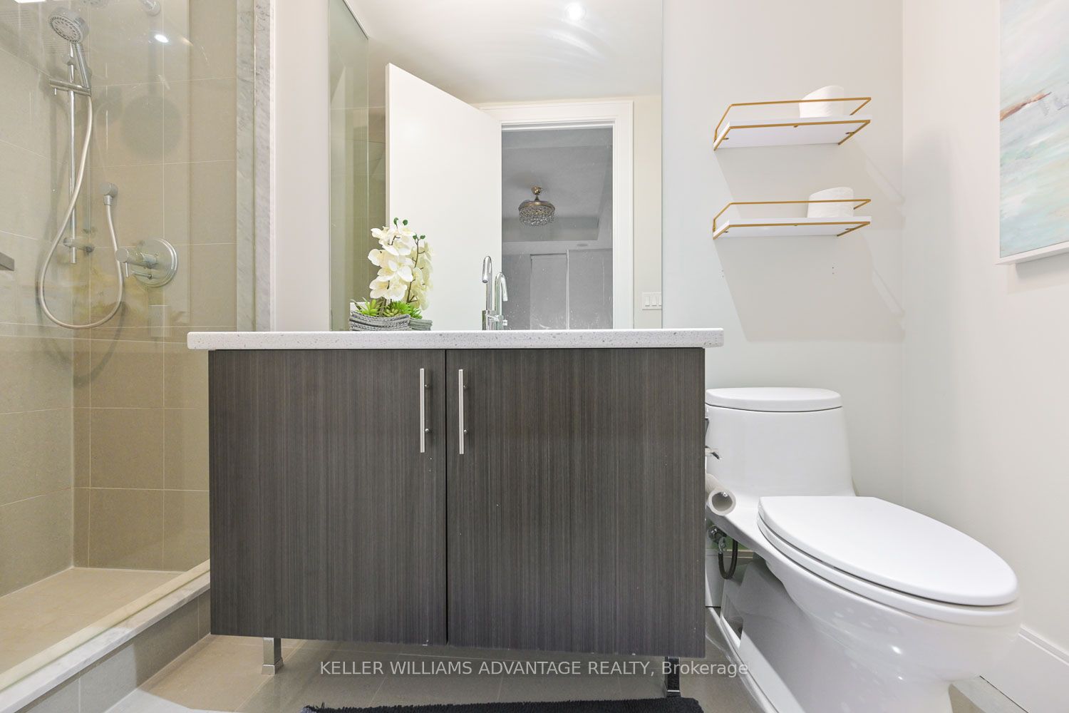 29 Queens Quay E, #616