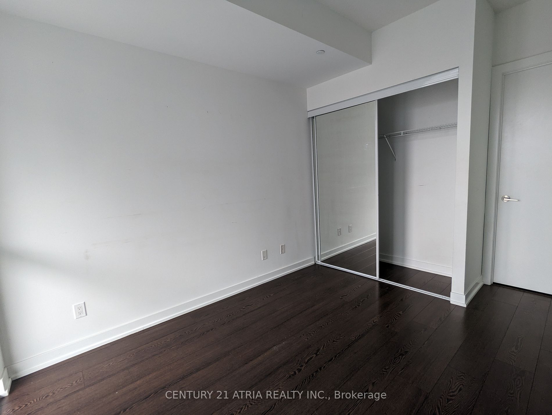 20 Bruyeres Mews, #1805