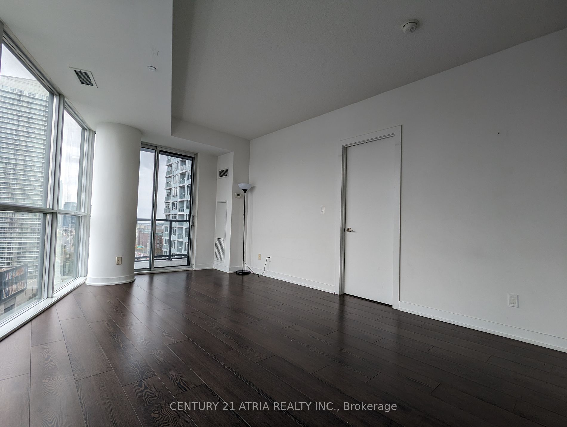 20 Bruyeres Mews, #1805