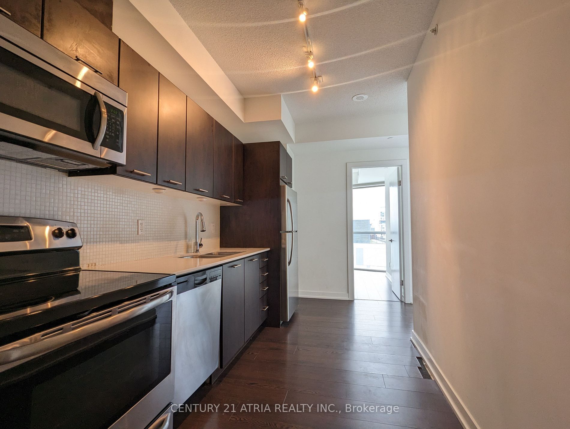 20 Bruyeres Mews, #1805