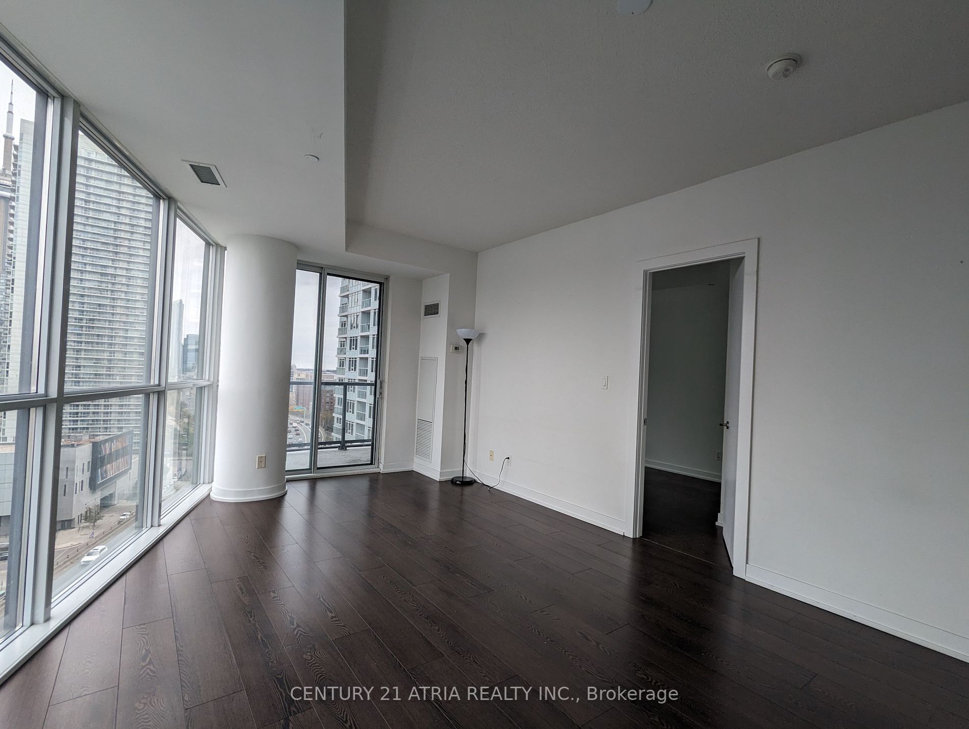 20 Bruyeres Mews, #1805