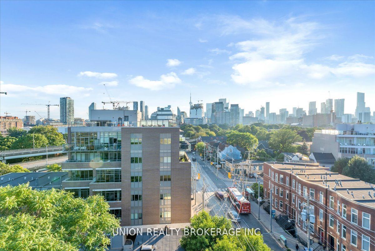 569 King St E, #404