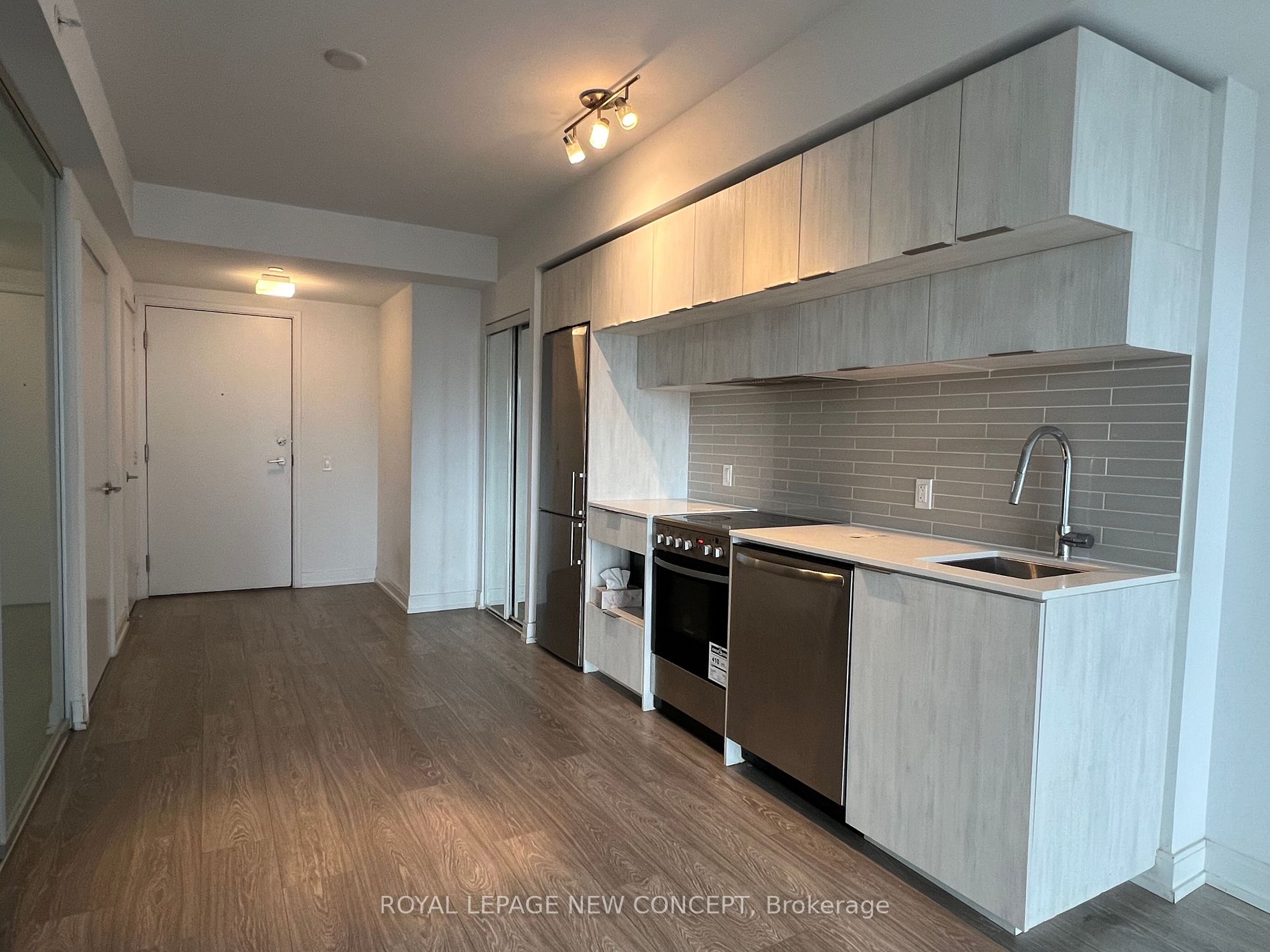 181 Dundas St E, #5602