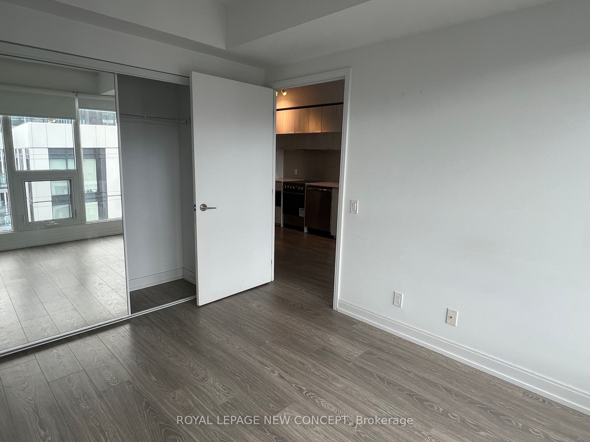 181 Dundas St E, #5602